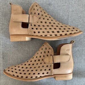 Musse and Cloud by Anthropology leather Caila Beige Cutout booties